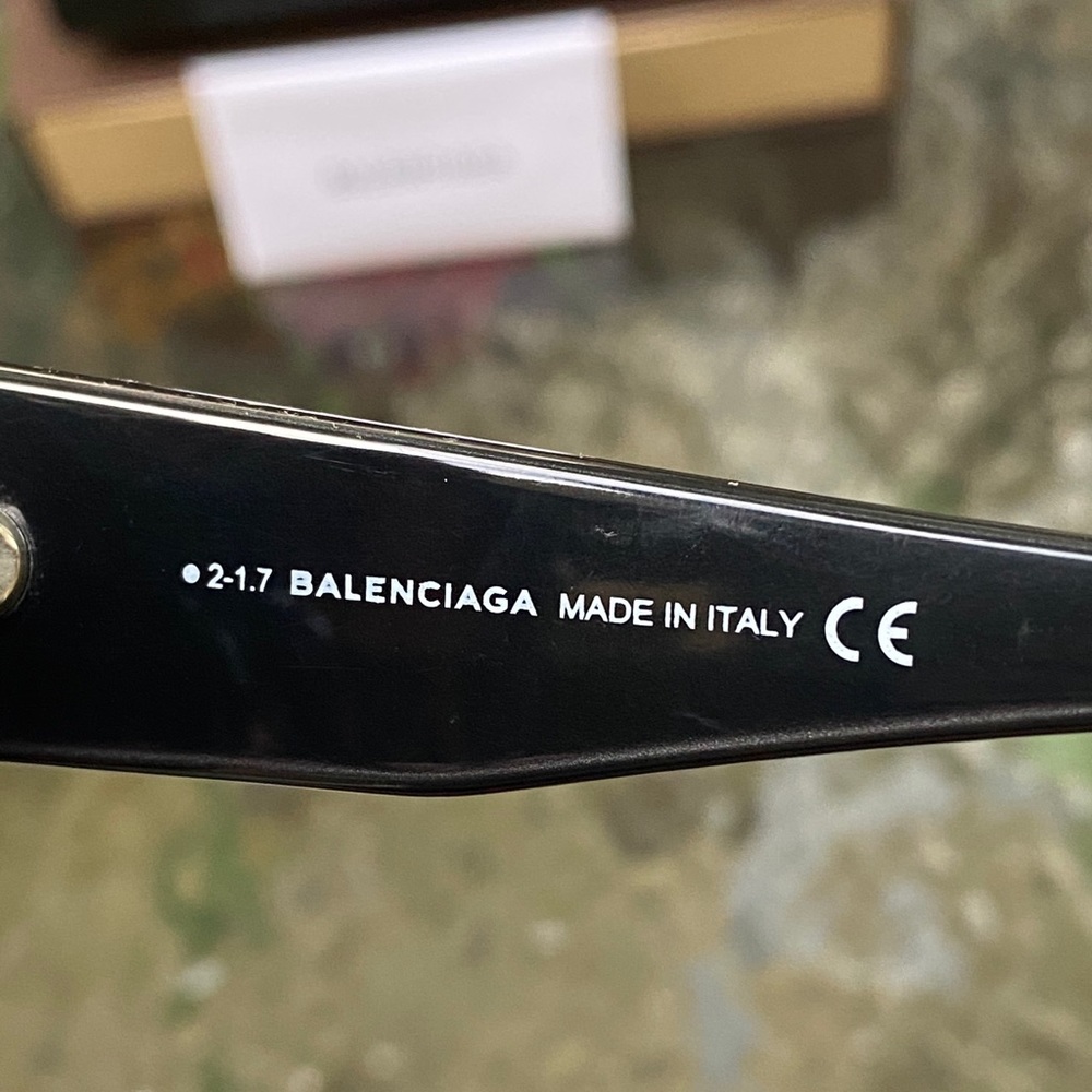 Balenciaga Black Logo Sunglasses - Picture 10 of 16